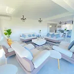 Vila Al Qasr Luxury *