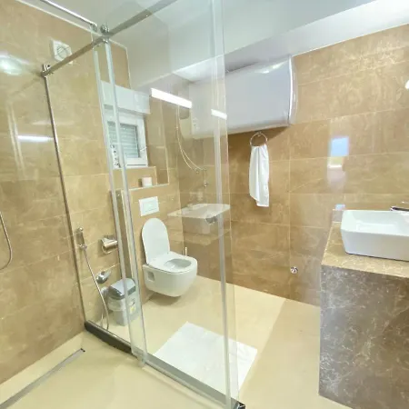 Al Qasr Luxury