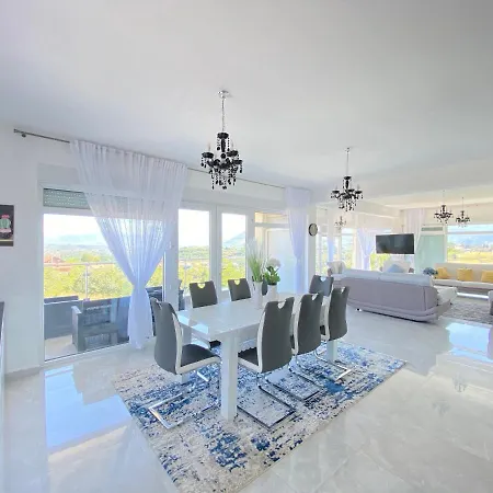 Villa Al Qasr Luxury *