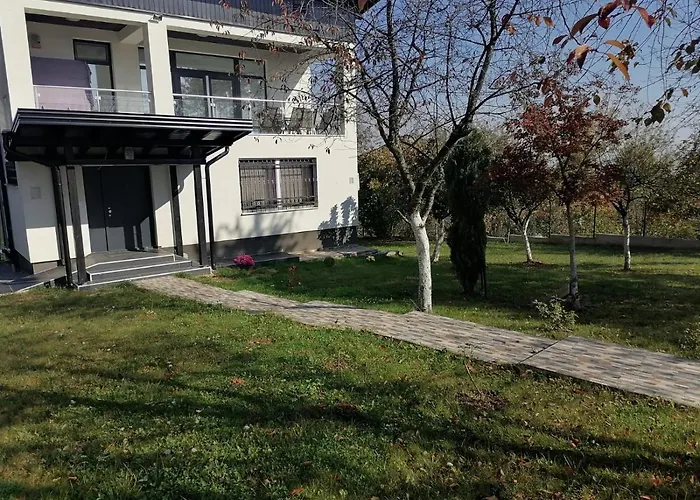 Al Qasr Luxury 别墅