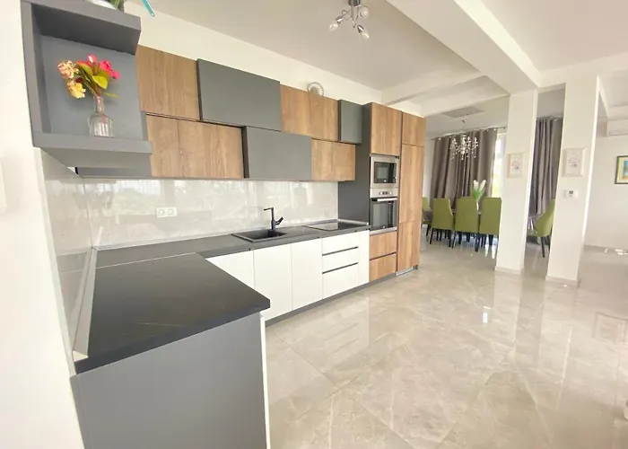 Al Qasr Luxury 别墅 *