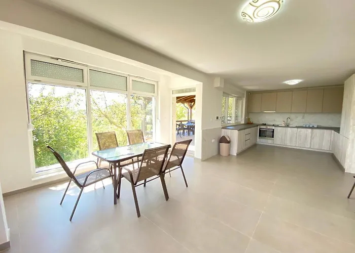 Al Qasr Luxury 别墅 *