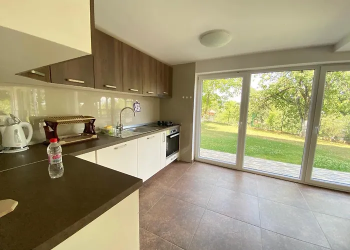 Al Qasr Luxury 别墅