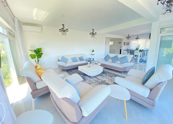 别墅 Al Qasr Luxury *